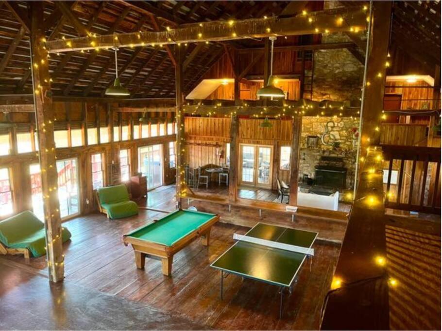 The Barn At Evermore: Riverfront Retreat W/Hot Tub Luray Bagian luar foto