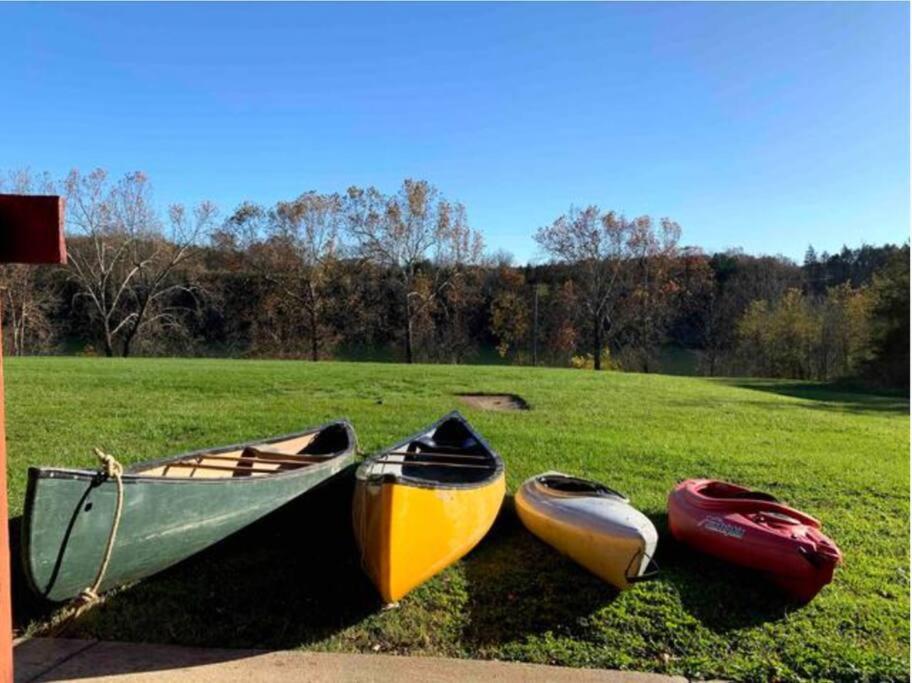 The Barn At Evermore: Riverfront Retreat W/Hot Tub Luray Bagian luar foto