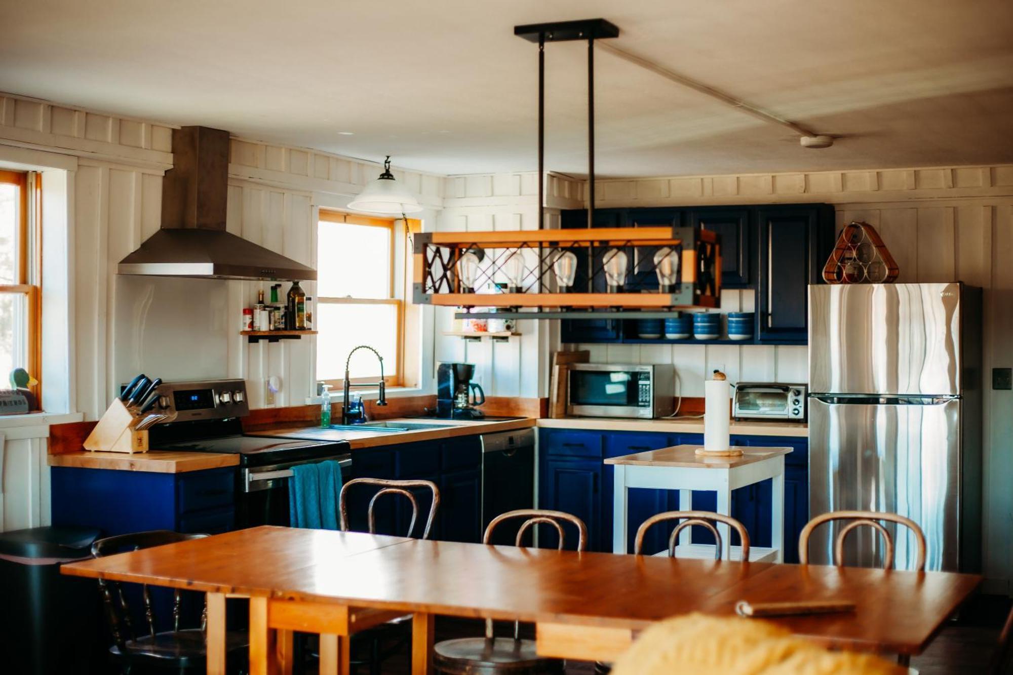 The Barn At Evermore: Riverfront Retreat W/Hot Tub Luray Bagian luar foto