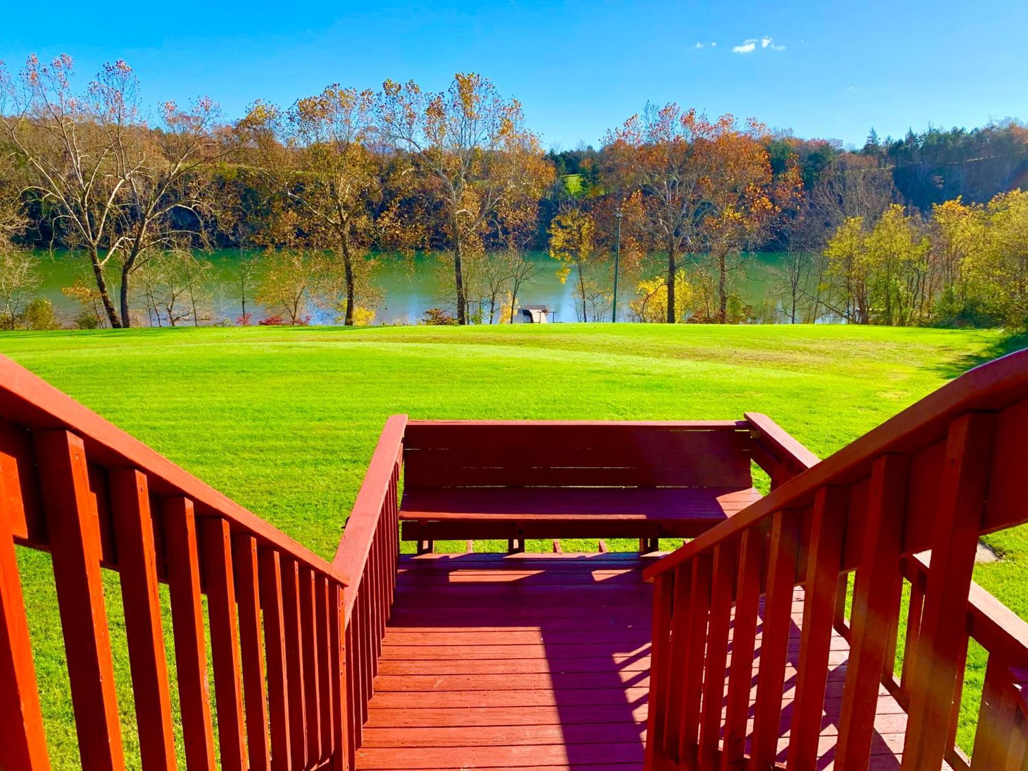 The Barn At Evermore: Riverfront Retreat W/Hot Tub Luray Bagian luar foto